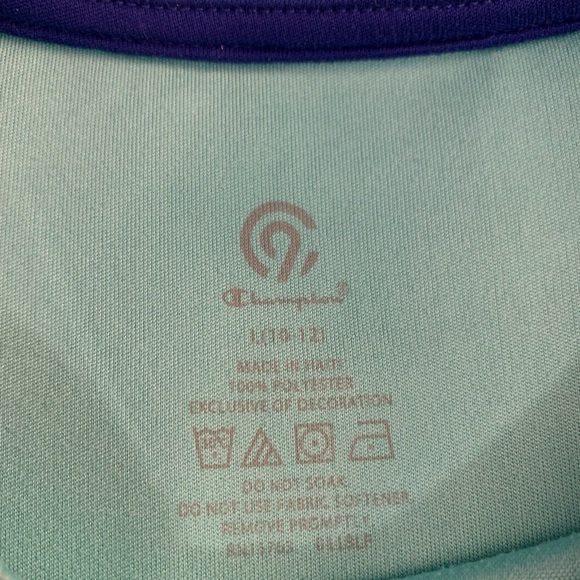 Bundle of 3 athletic tops - Picture 8 of 8